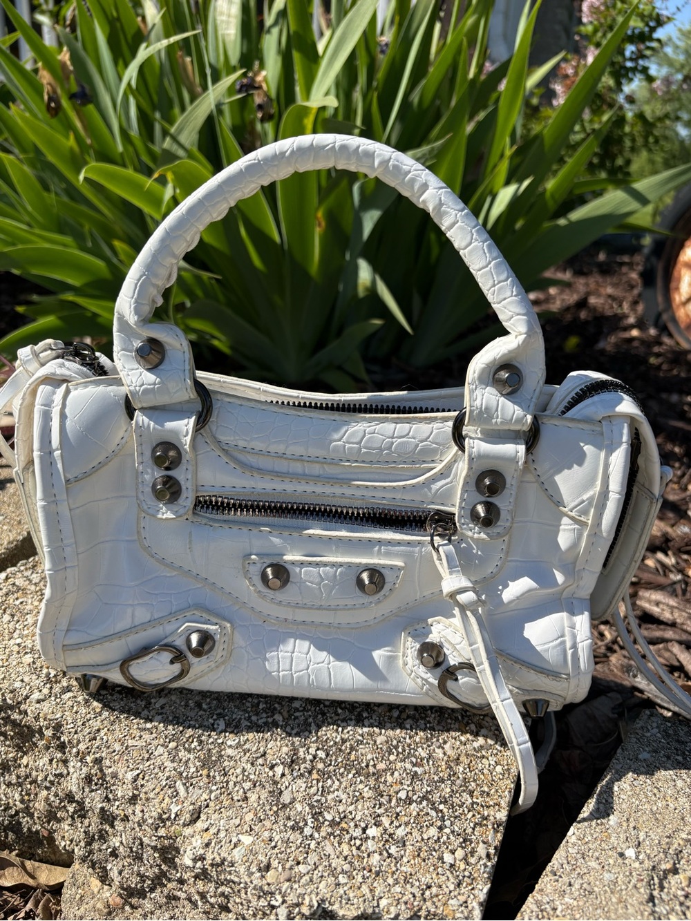 Designer deluxe Le city bag 
No name